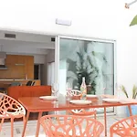 Monkeys Apartments Luxury Alfalfa Terrace